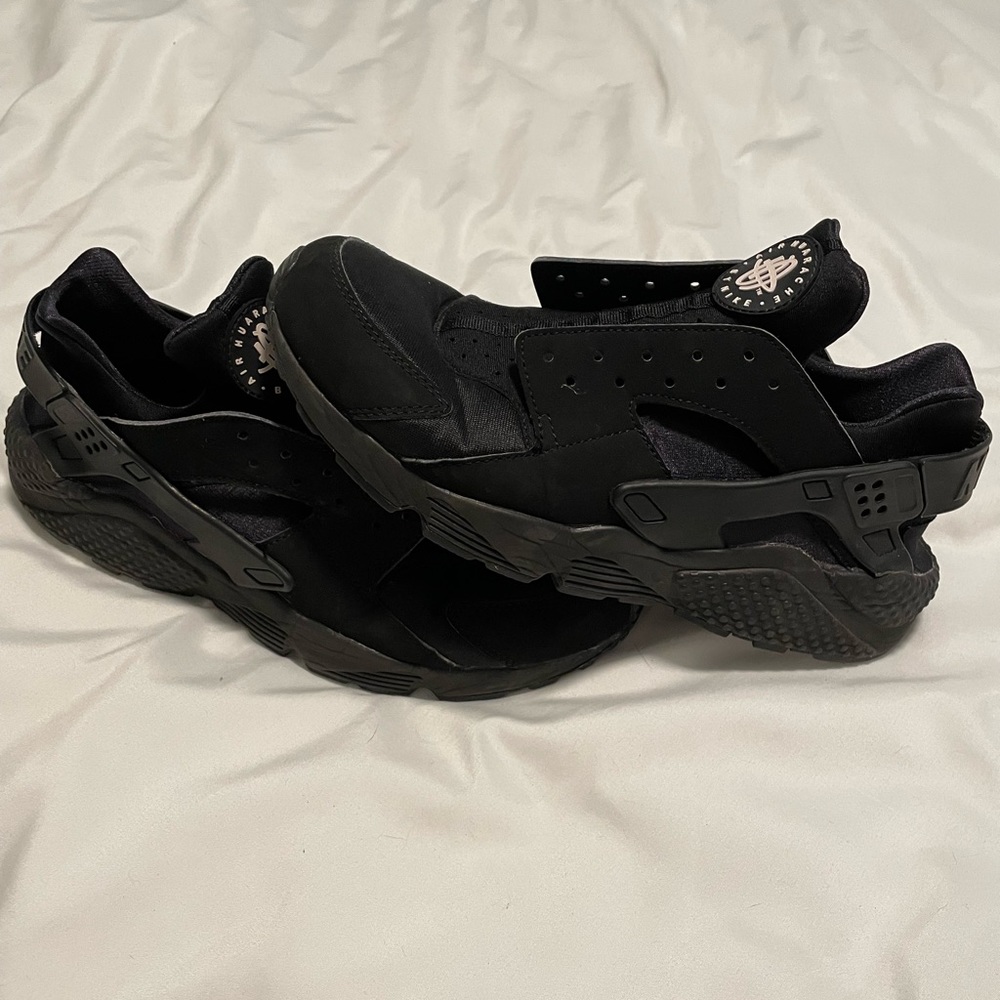Nike Huarache Black size 11.5